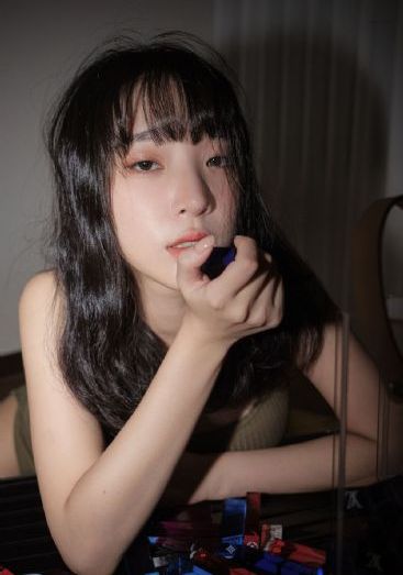 帮女孩子换衣服的段子_在线播放高清