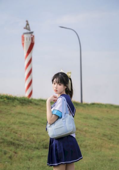 美女裸身直播魅影_剧情片免费在线播放