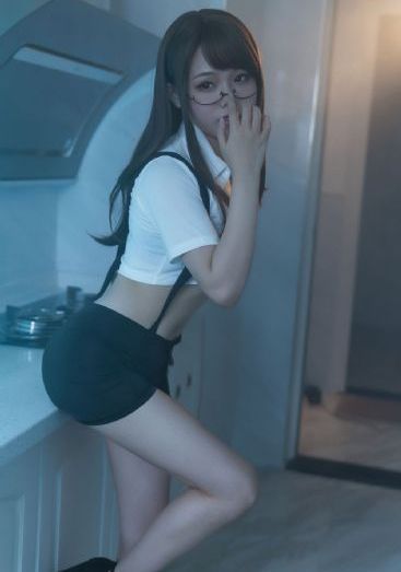 国外女人犯错掀裙子打屁股女贝网_BD英语在线视频观看